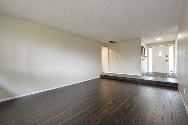 Foto del edificio - 14750 NW Ridgetop Ct