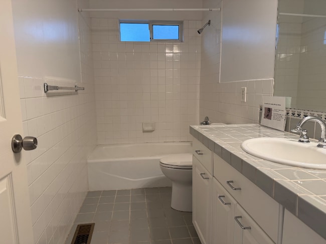 Building Photo - 1941 Perry Ave