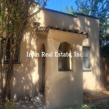Building Photo - 520 Bodem St