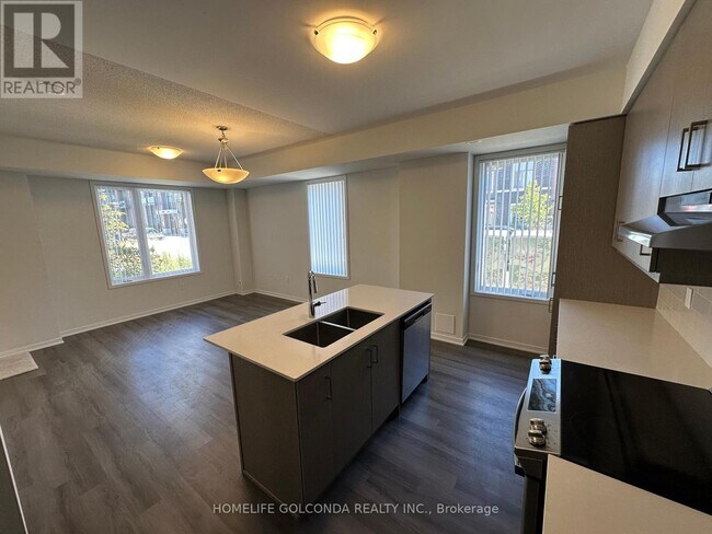 Building Photo - 31 Almond Blossom Mews