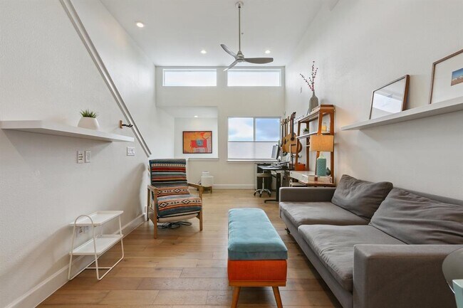 Foto del edificio - 4001 Red River St
