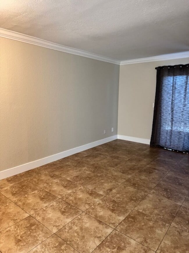 Building Photo - NOW LEASING !! THIS ONE WON'T LAST!!