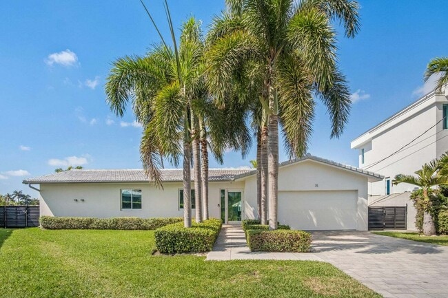 Building Photo - 35 Castle Harbor Isle Dr