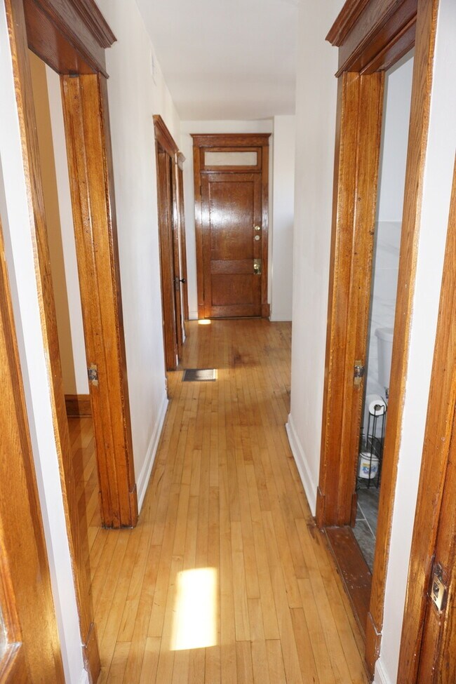 Foto del edificio - 5026 S Western Ave