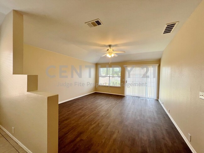 Building Photo - Beautiful 3/2/2 in Eagle Mountain / Sagina...