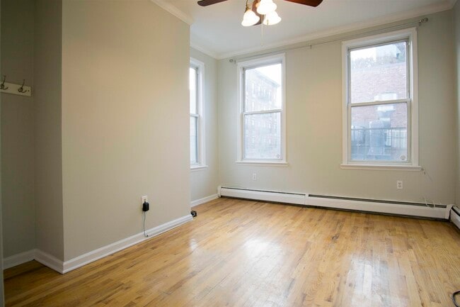 Building Photo - 400 Adams St