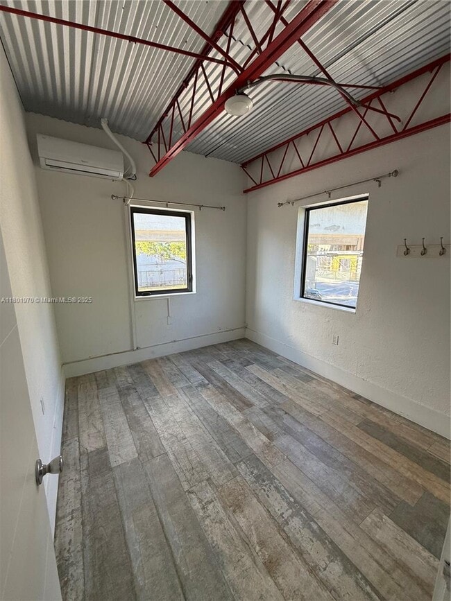 Foto del edificio - 214 NW 11th St
