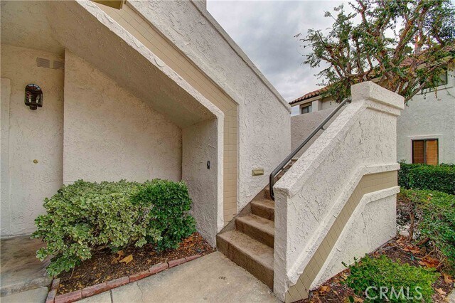 Building Photo - 32 Vista-Lago