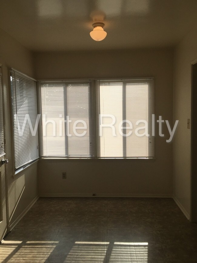 Foto del edificio - 4417 N Bellflower Blvd