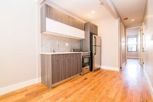 Foto del edificio - 381 Onderdonk Ave