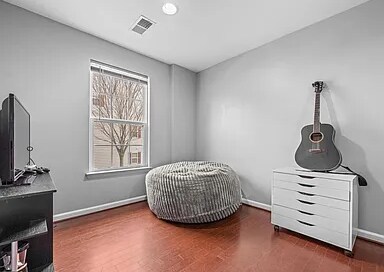 Foto del edificio - 24 Chamberlain Ct