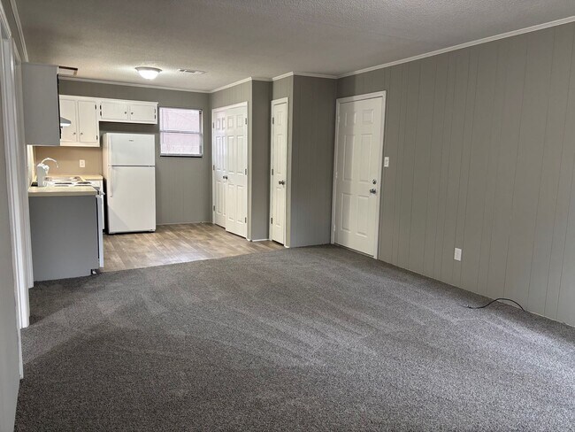 Building Photo - 353