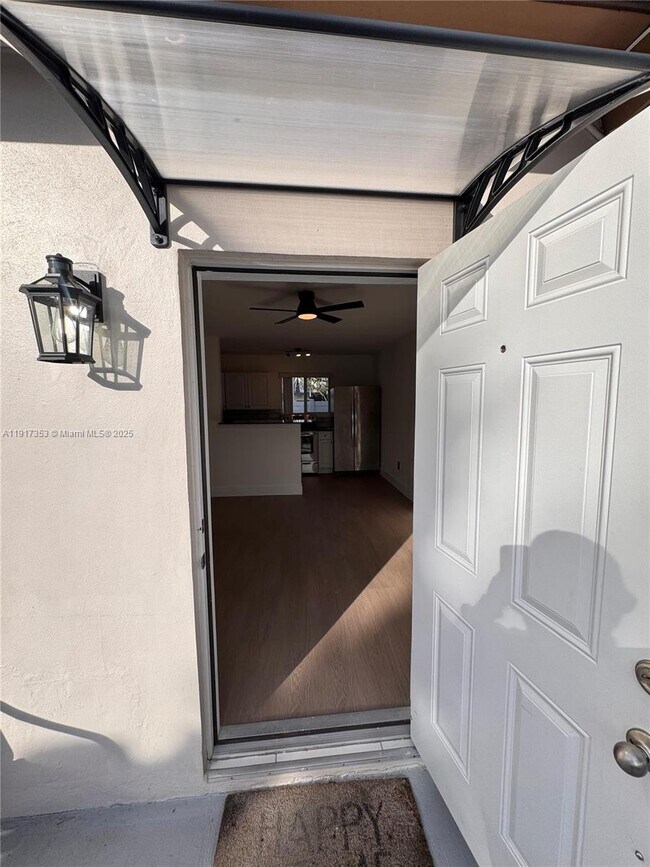 Foto del edificio - 1540 NE 118th St