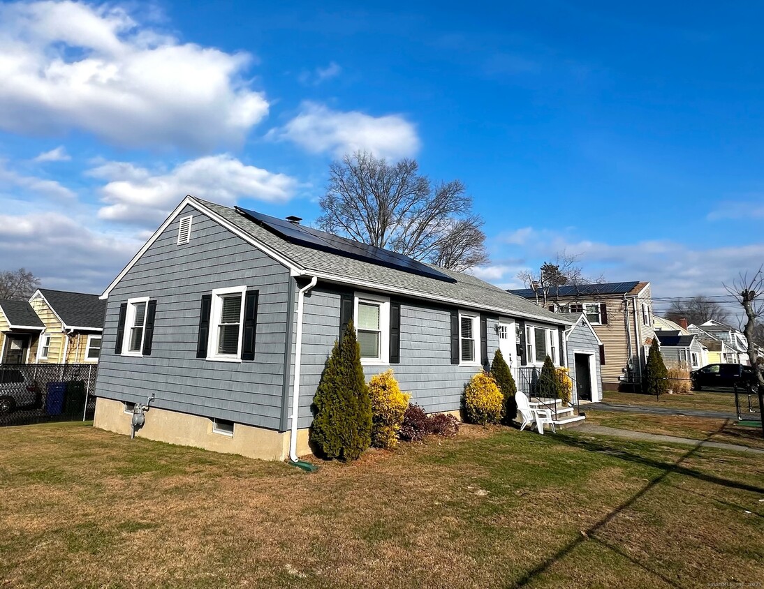 Primary Photo - 20 Glenfield Ave