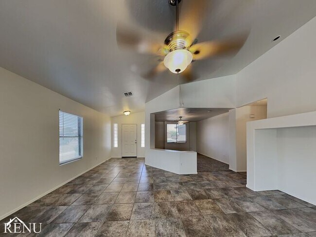 Building Photo - 5202 W Magdalena Ln