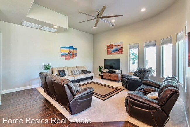Foto del edificio - 4 br, 2 bath House - 4918 W 3220 S