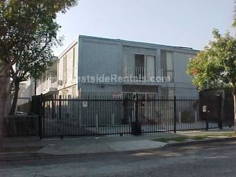 Primary Photo - 1307 Tamarind Ave