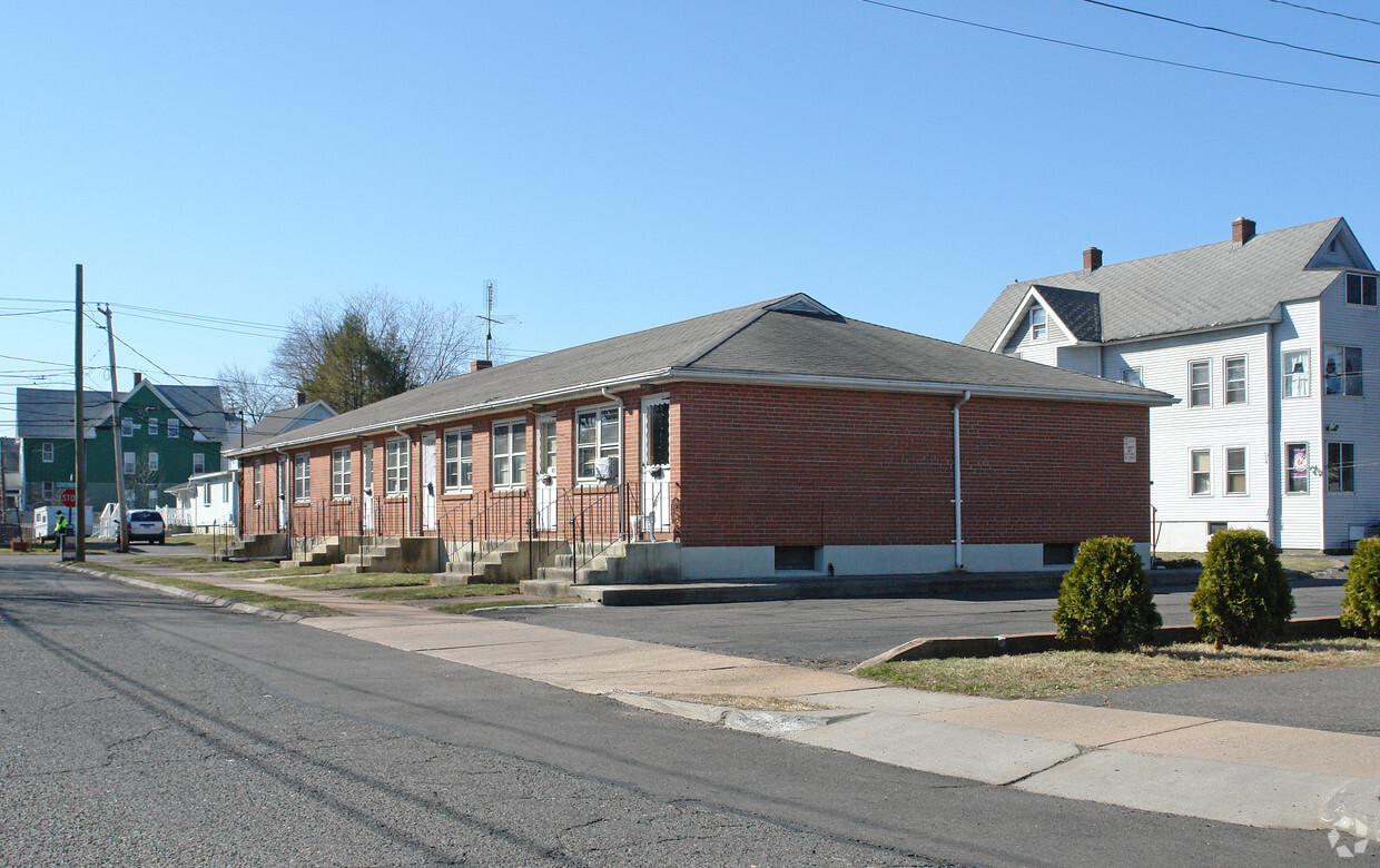 Building Photo - 62 Governor St