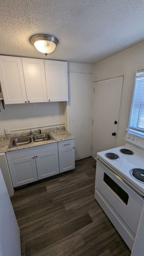 Foto del edificio - Newly Renovated, Affordable apartments nea...