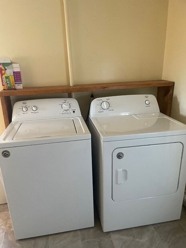 Building Photo - Single family home in Springfiled