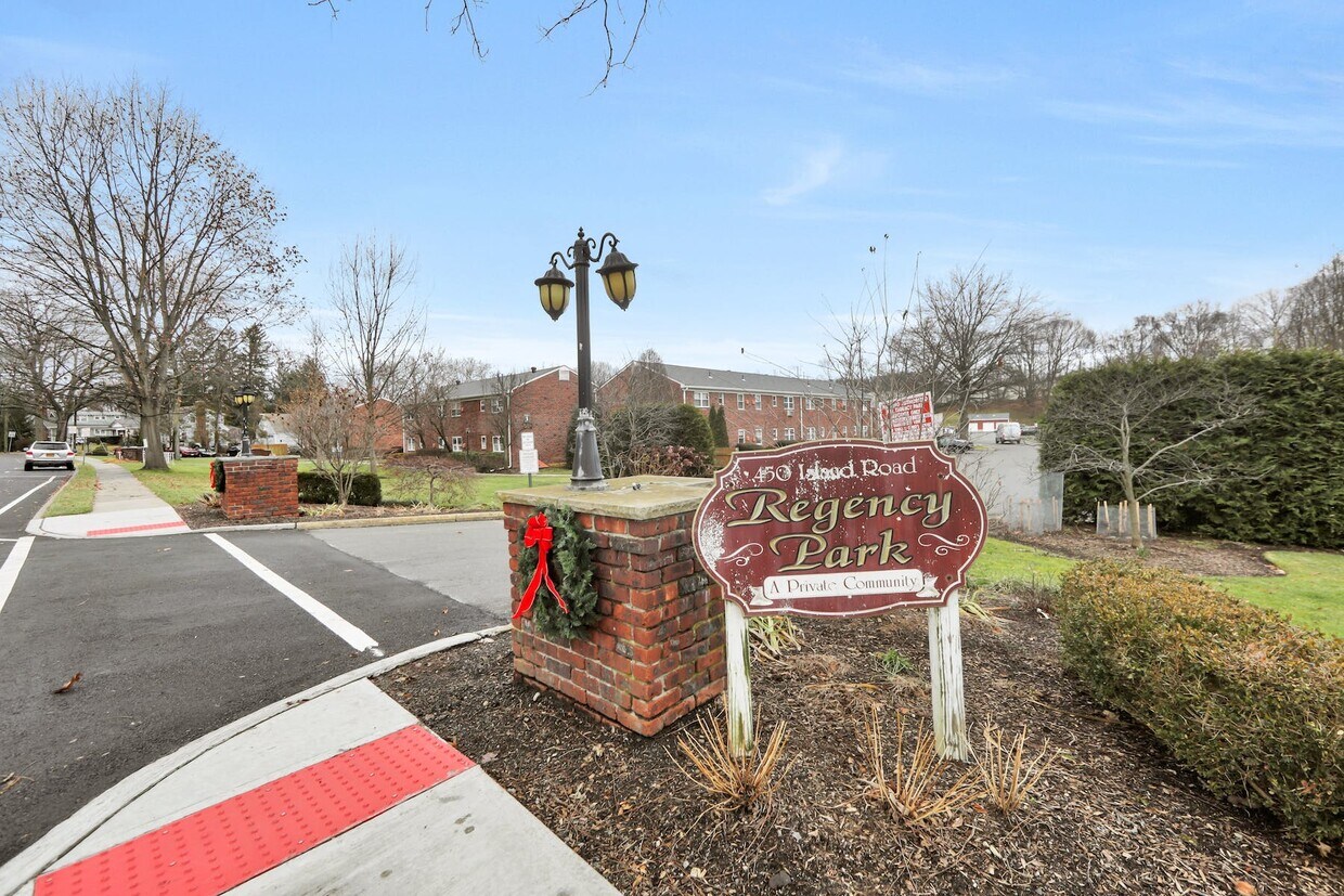 Primary Photo - 66 Regency Park