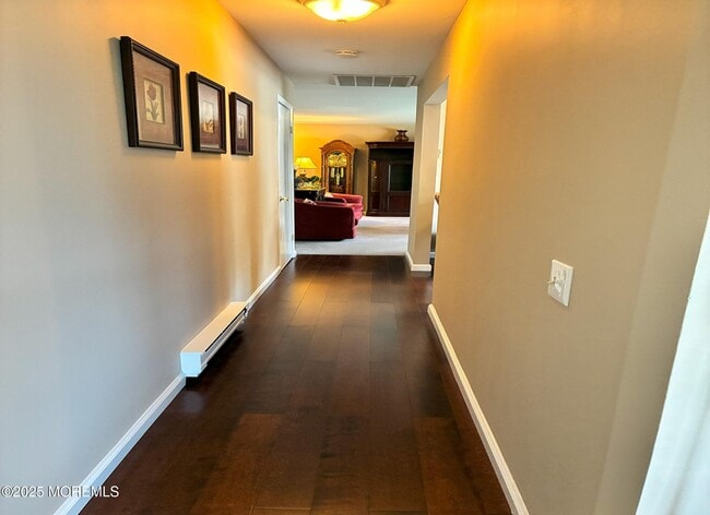 Building Photo - 5B Graystone Pl