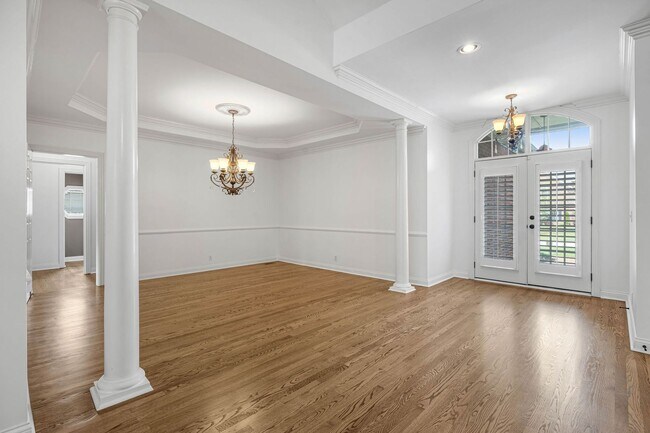 Foto del edificio - Welcome to this charming all-brick rental ...