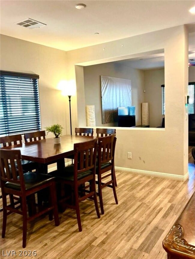 Foto del edificio - 372 Clown Creek St