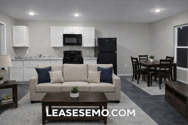 Foto del edificio - 3-bedroom Duplex