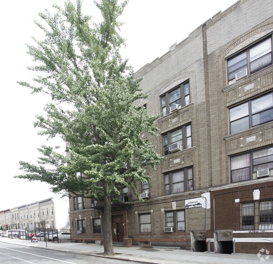 Building Photo - 849 42nd St