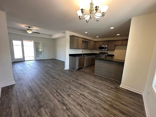 Building Photo - Available soon!