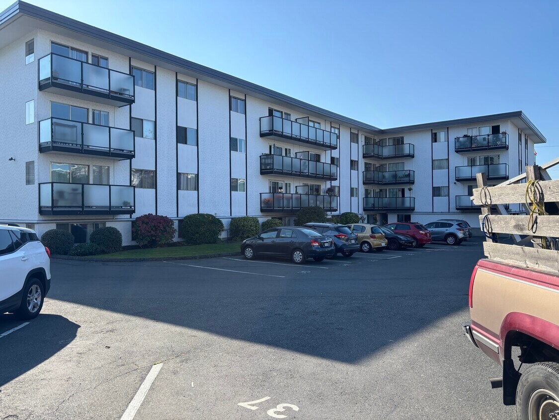 Photo du bâtiment - Robert Leslie Place