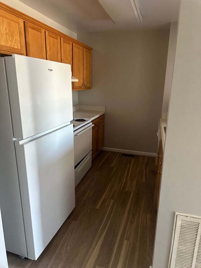 Foto del edificio - 2 Bedroom 1.5 Bath Townhome In Salem City