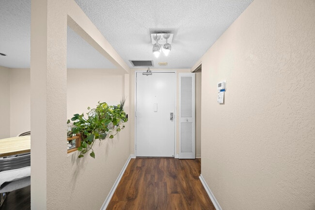 Building Photo - 10777 W Sample Rd