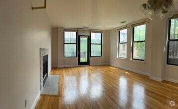 Building Photo - 75 Clarendon St