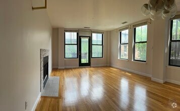 Building Photo - 75 Clarendon St