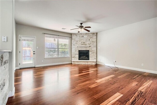 Building Photo - 7913 Menler Dr