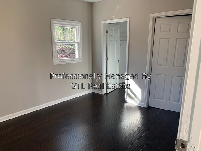 Foto del edificio - 3102 Robin Rd