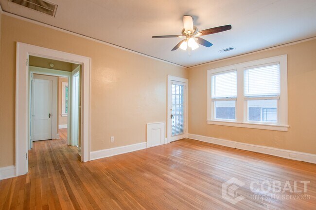 Foto del edificio - 993 North Highland Avenue Northeast