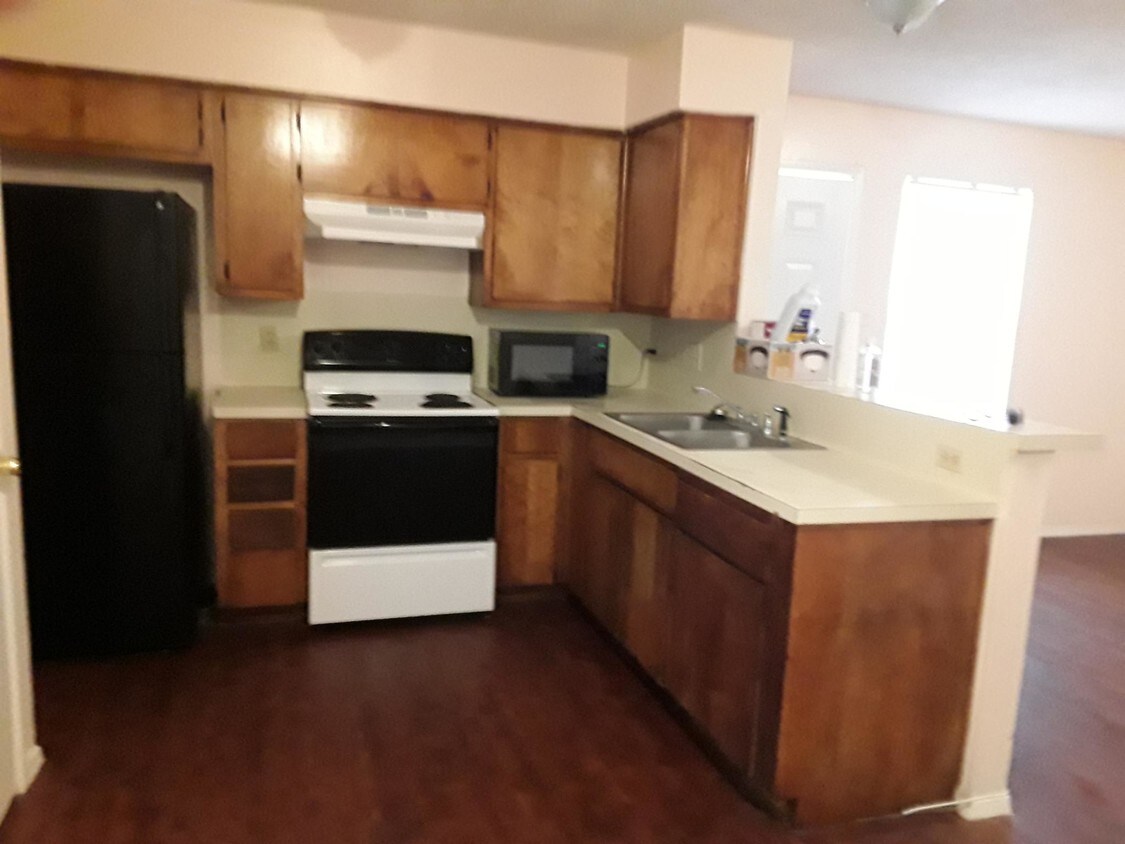 Foto principal - 5506 Rose Hill Cir