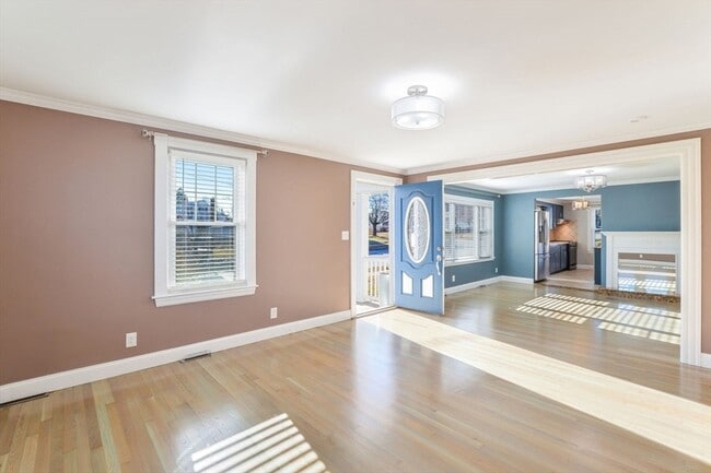 Building Photo - 325 Park Ave