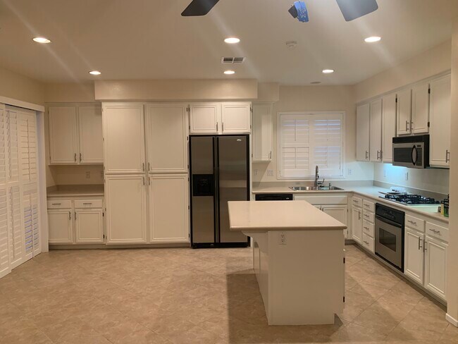 Building Photo - 11345 Vista Elevada