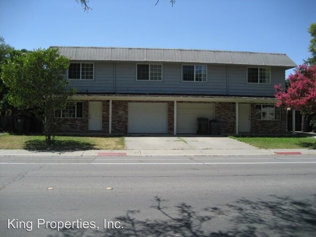 Primary Photo - 1413-1415 Oak Ave