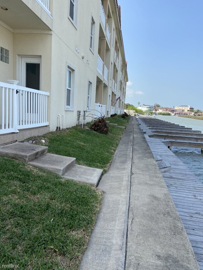 Building Photo - 2 br, 2 bath Condo - Treasure Island Condo...