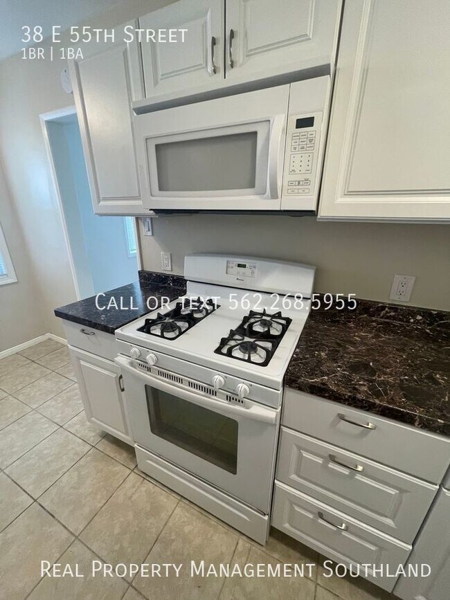 Building Photo - Bright & Cozy One Bedroom Home with One Ca...