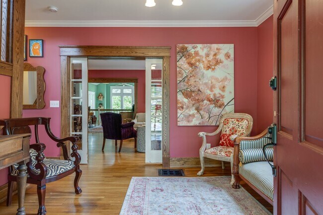 Foto del edificio - 1715 Cedar Ln