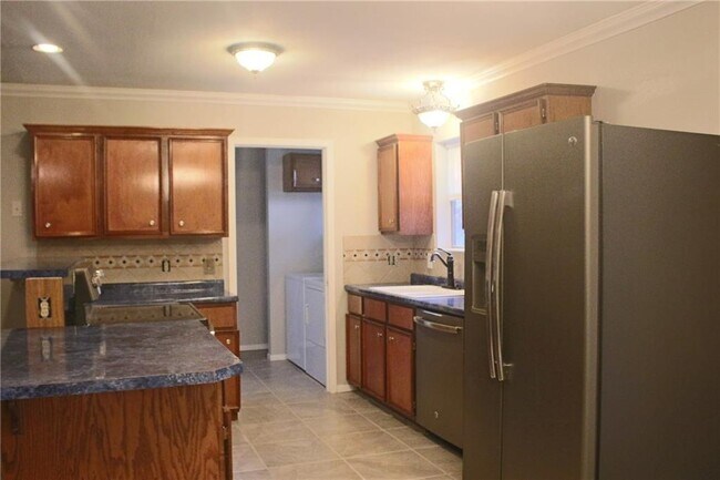 Building Photo - 158 Tahitian Dr