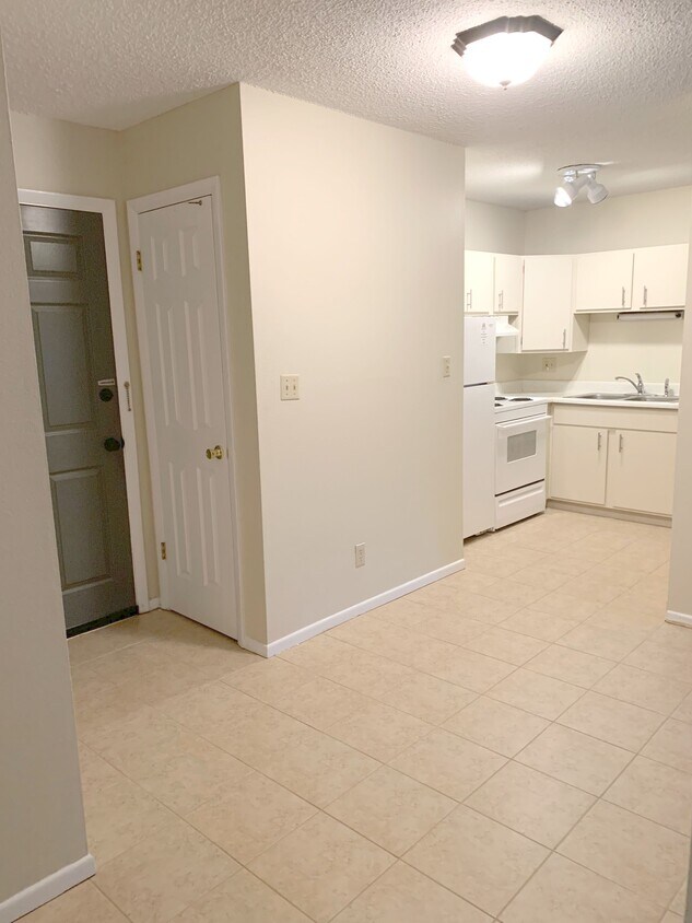 Foto principal - 229 N Hancock Ave