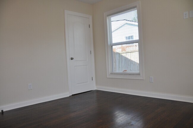 Foto del edificio - Pre-Leasing for Fall Semester 2026 - Walk ...