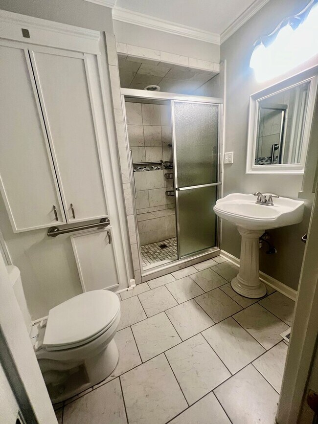 Foto del edificio - 121 Orchard Ln